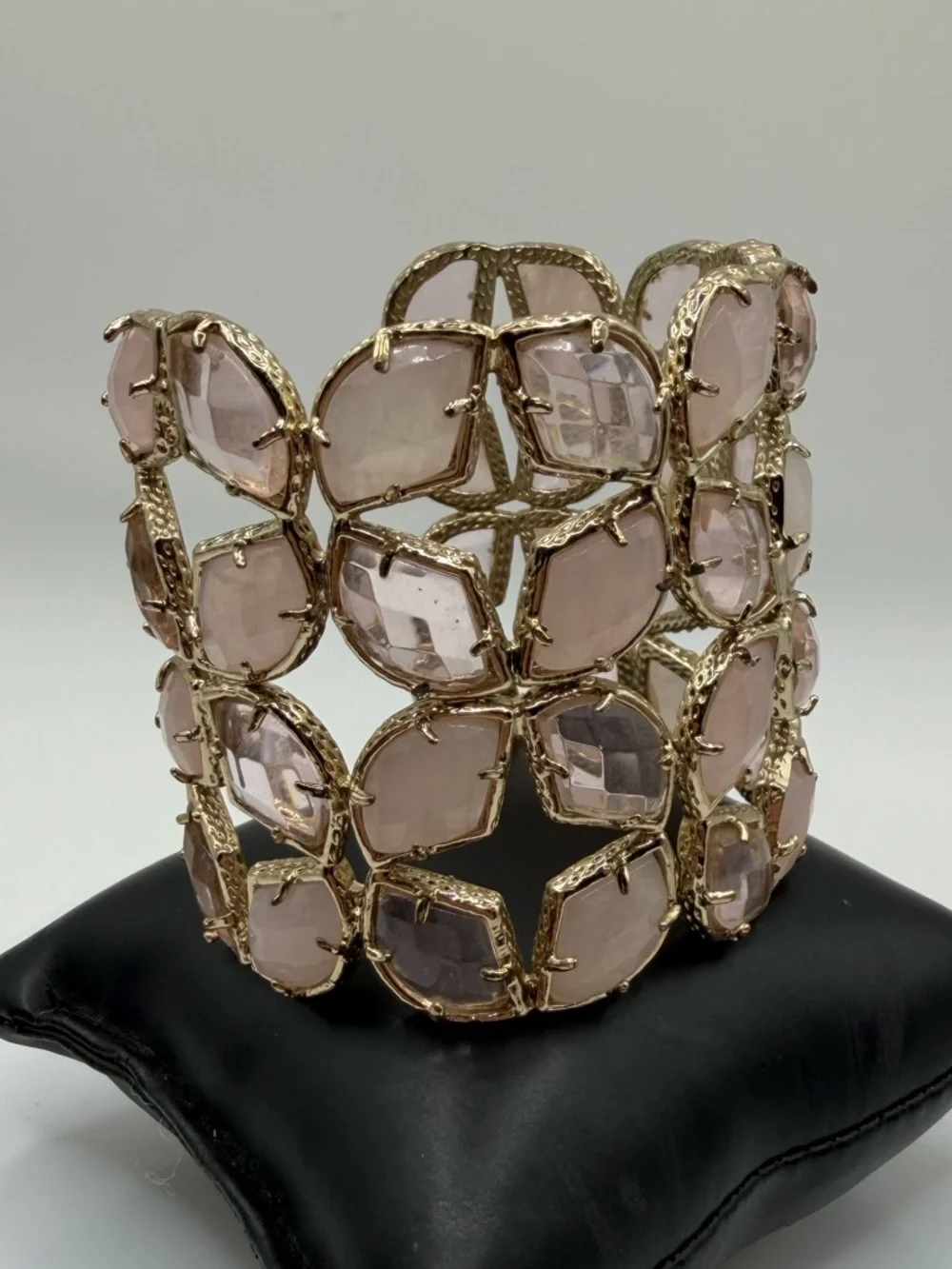 Kendra Scott Vintage Paley Gold Cuff in Rose Quartz and Pink Glass - Picture 6 of 11